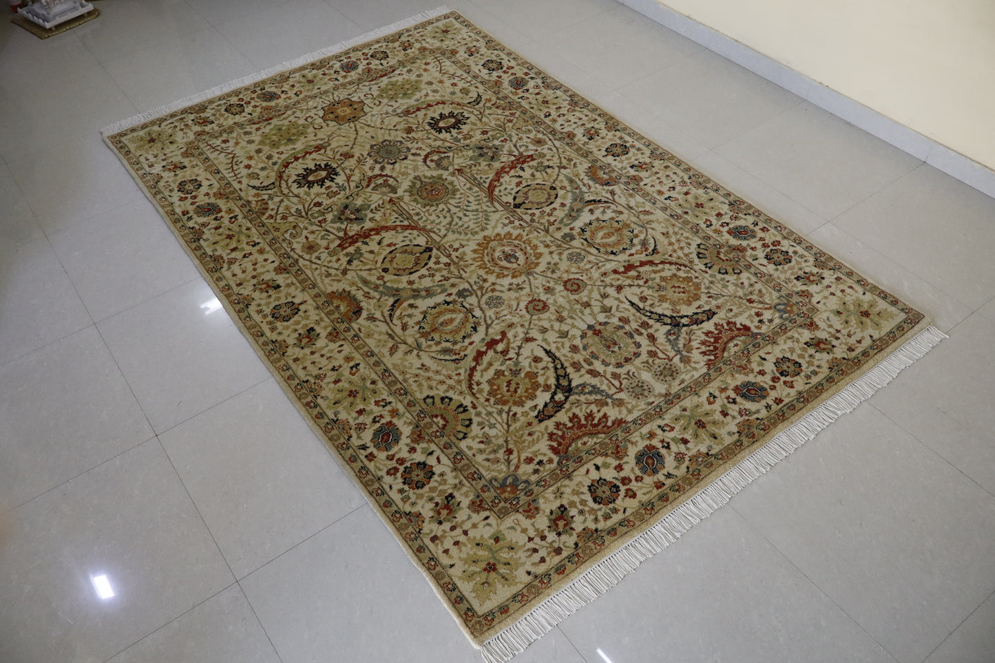 Elegant Beige Floral Medallion Carpet with Botanical