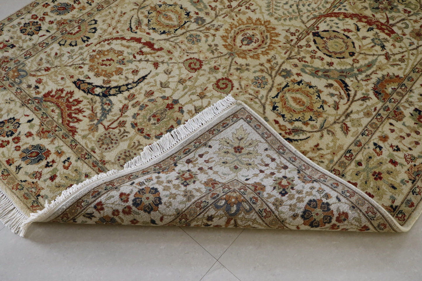 Elegant Beige Floral Medallion Carpet with Botanical