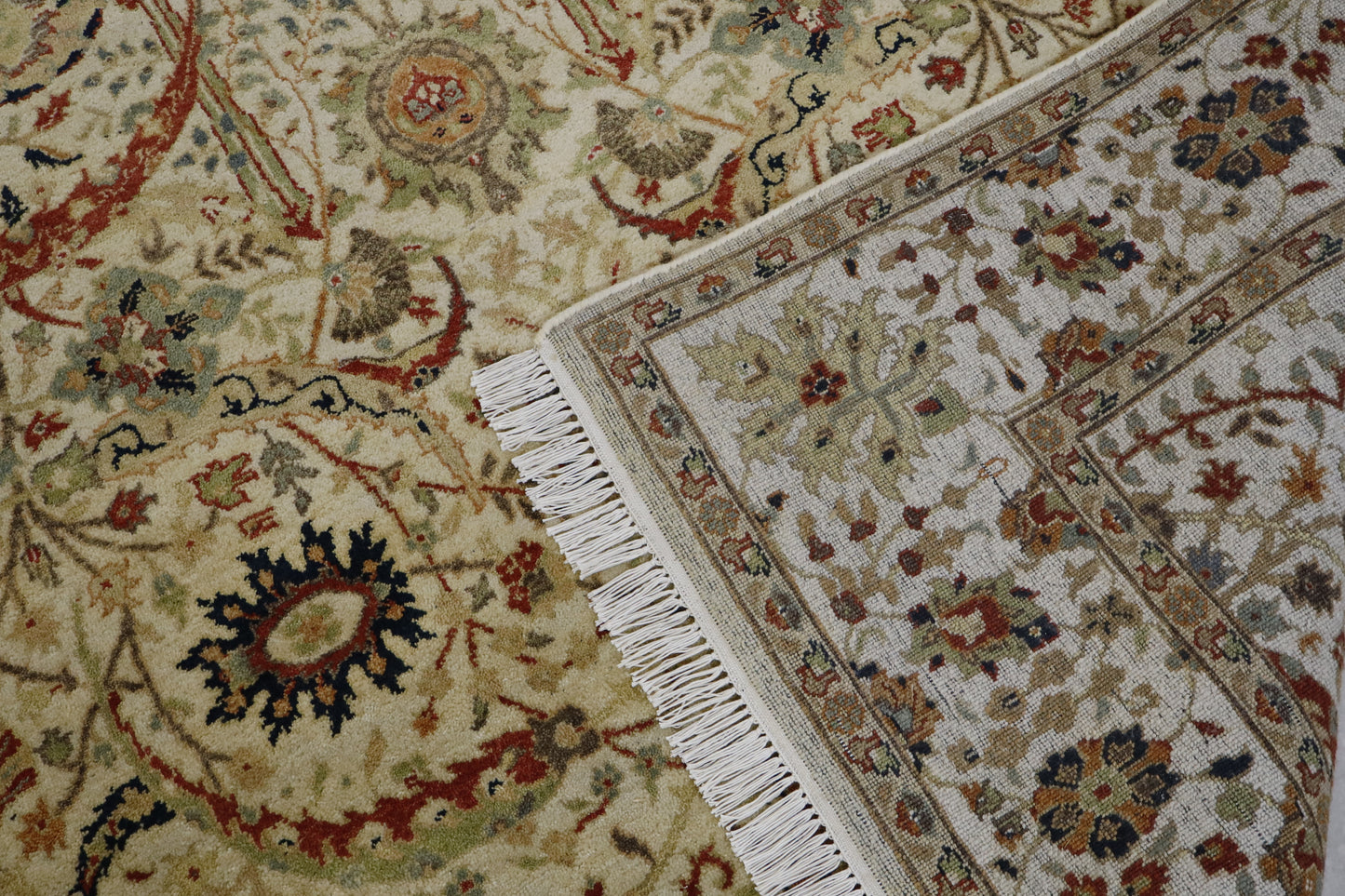 Elegant Beige Floral Medallion Carpet with Botanical