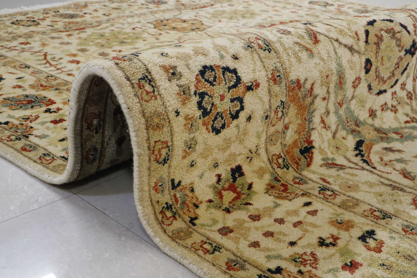 Elegant Beige Floral Medallion Carpet with Botanical